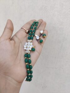 Green choker set