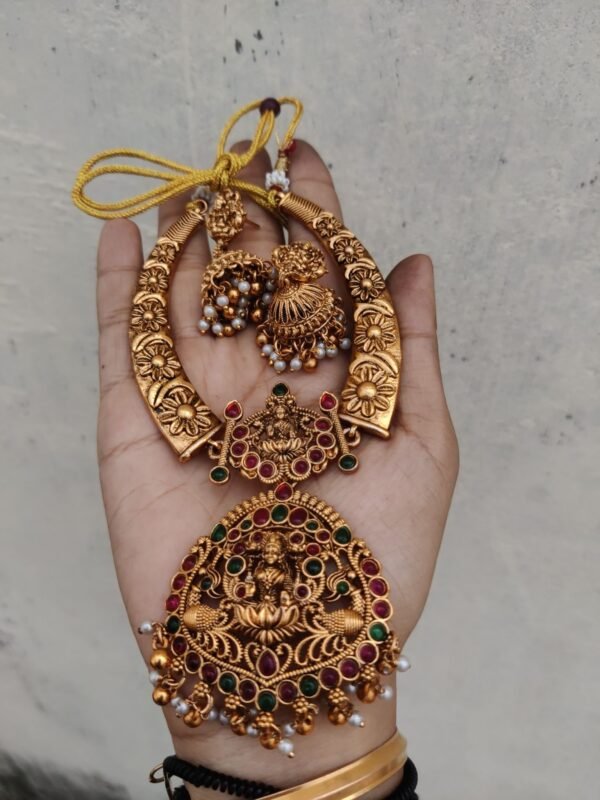 Temple choker necklace set