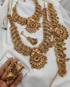 Temple semi golden bridal set