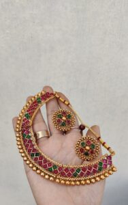 Antique necklace kemp