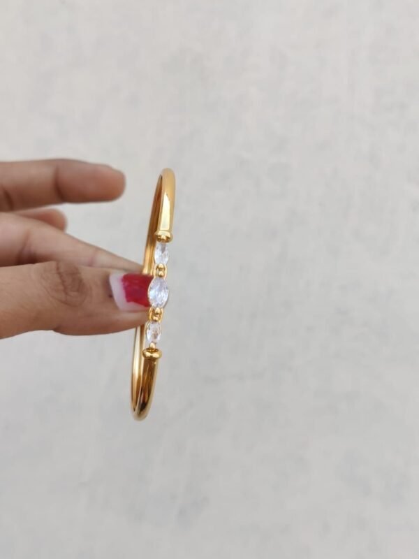 Golden  bracelt
