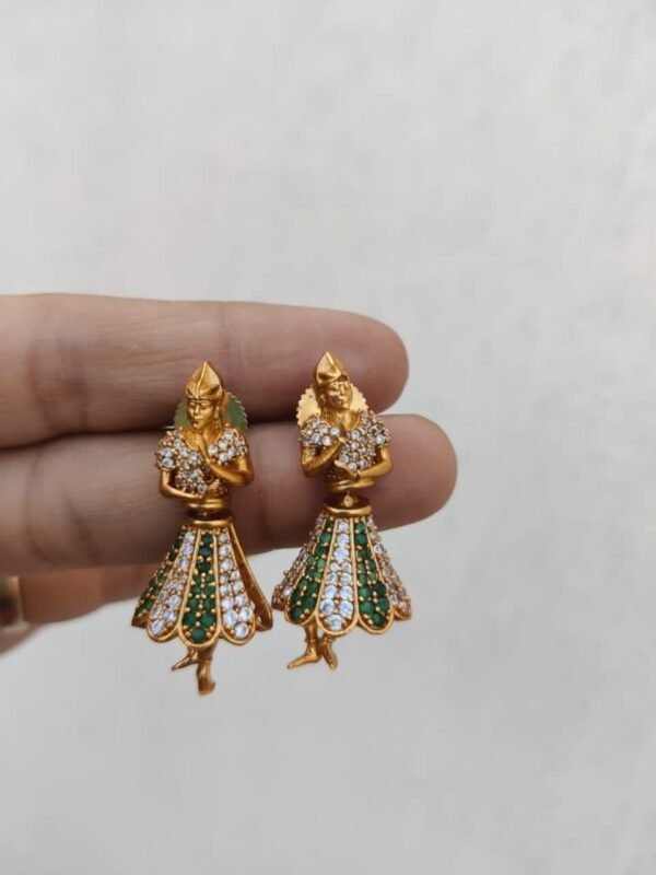 Dancing doll jhumki