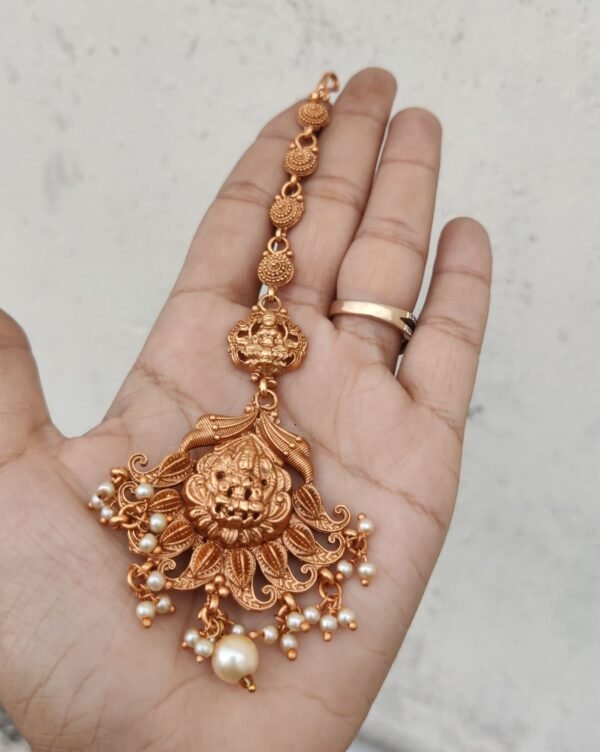 Lakshmi nethi chutti golden