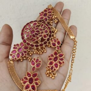 67fe444d-44ba-4407-ab14-bcdebe53ce1f.jpeg Peacock kemp choker set