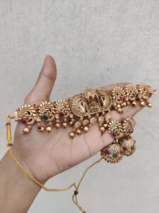 New temple choker design