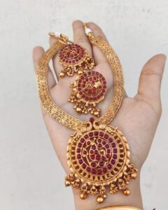 Peacock choker set red