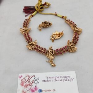 Maroon necklace set
