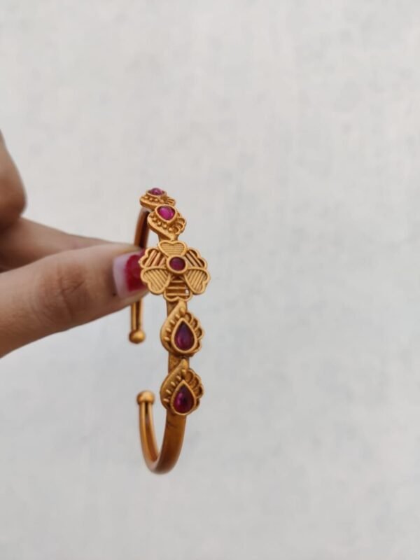 Matte kemp bracelet