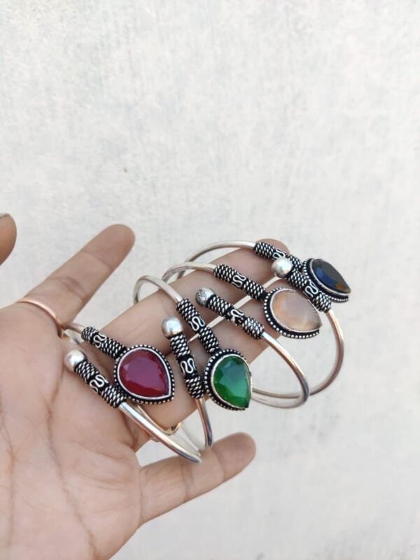 Leaf bracelet oxidised