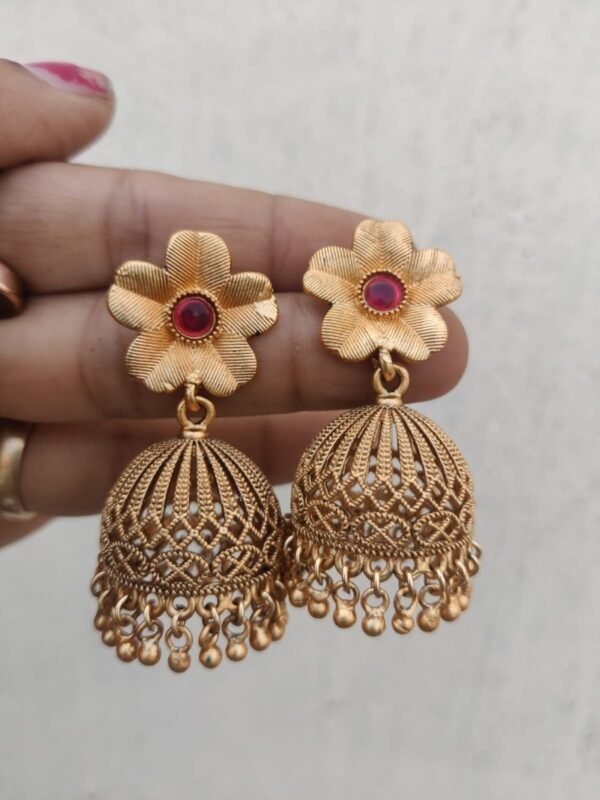 Flower jhumki