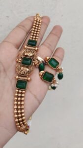 Green choker set