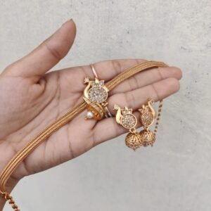 White ad choker set