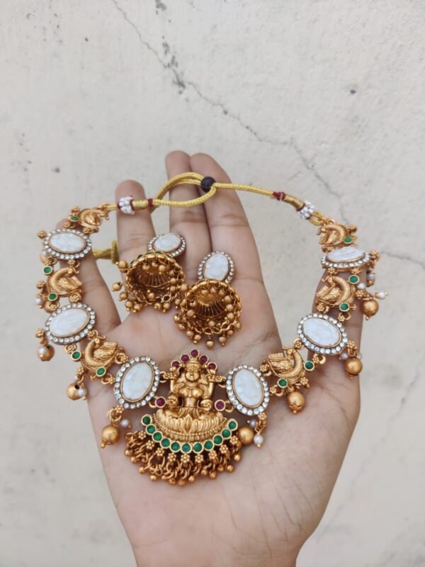 Temple lakshmi set white pear