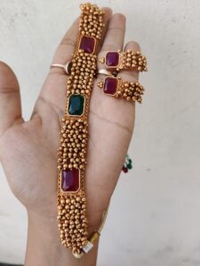 Choker set multi guttapusulu