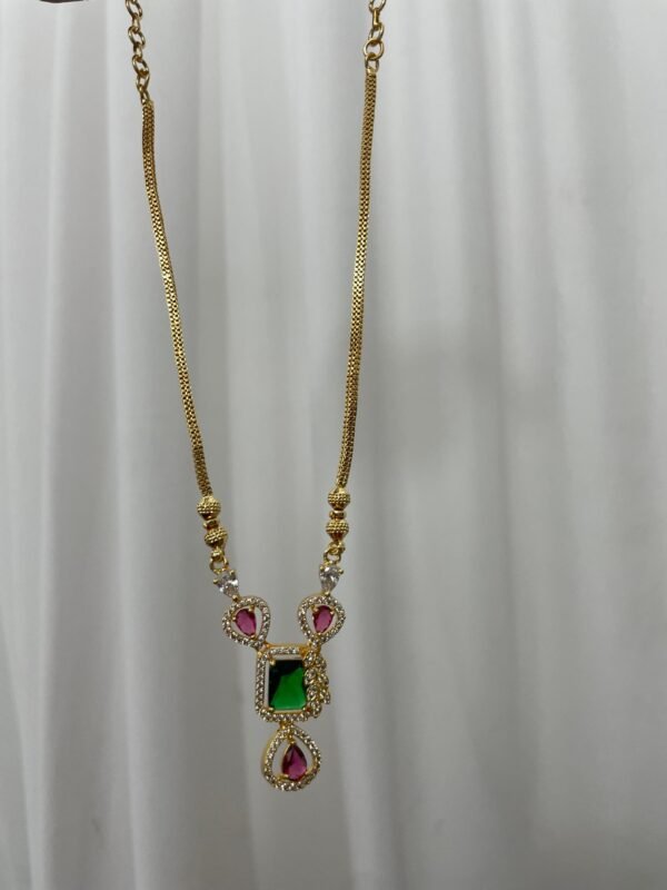 Gold pendant chain design