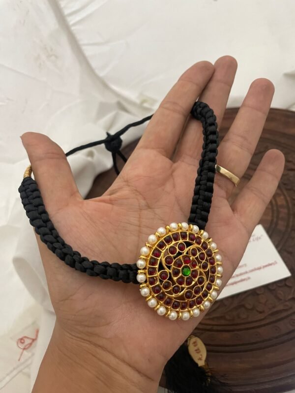 Kemp attigai black thread rope