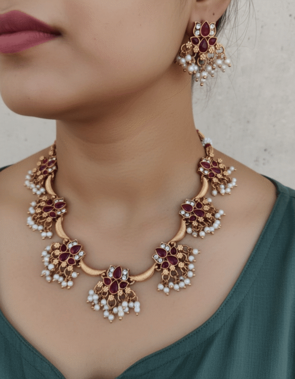 Kemp necklace ruby