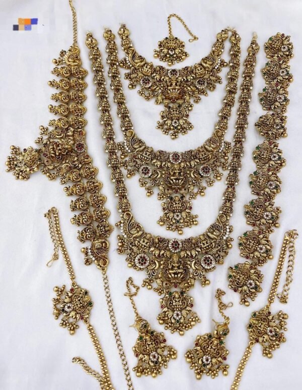 Three layer bridal set