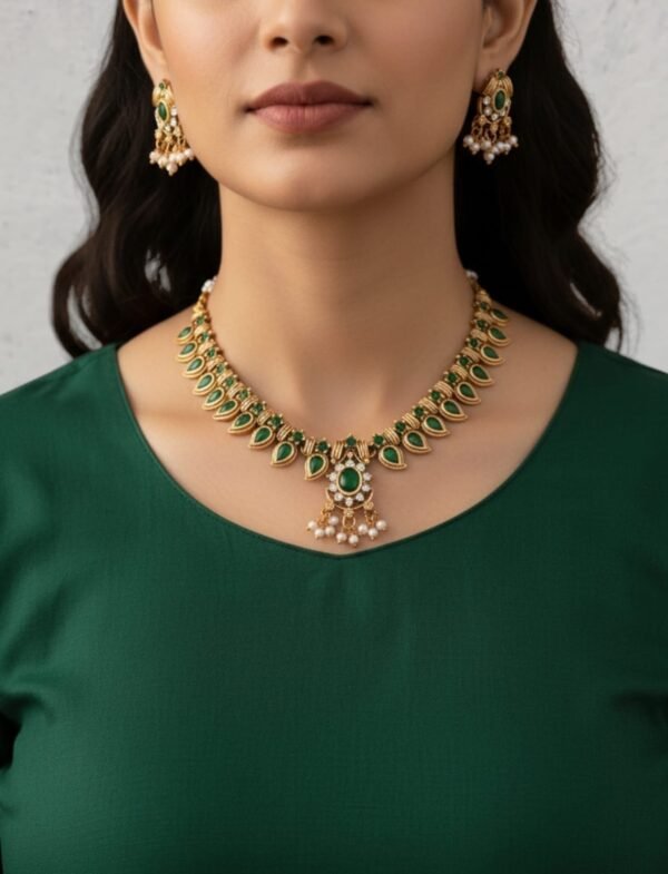Green kemp necklace