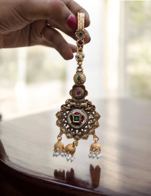 Hip keychain