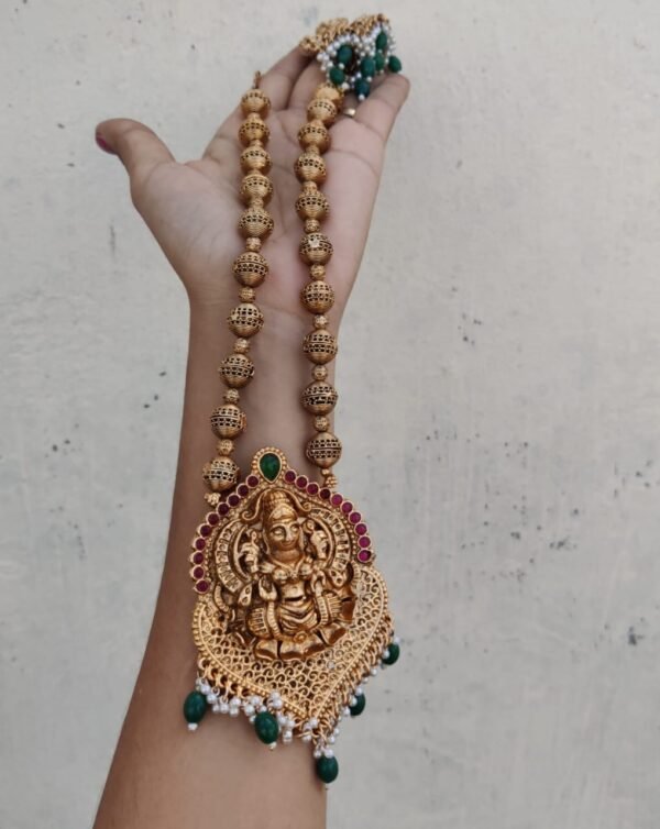 Lakshmi chain set