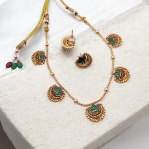 Green lotus kemp necklace