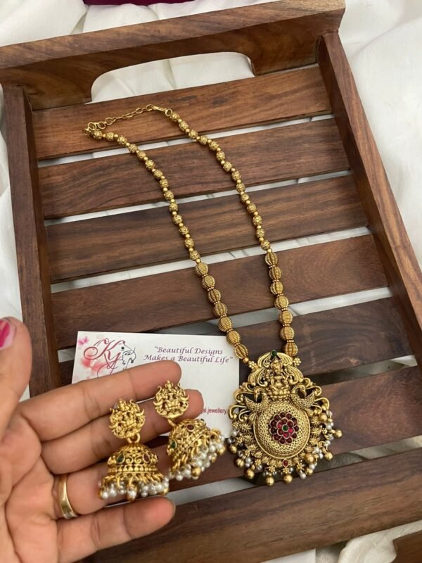 abb32844-0213-4769-856c-9d2e31877026 Temple Lakshmi beads chain set