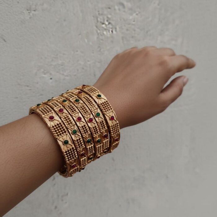 afb78ec5-9783-4e62-a1fe-1ccf068e8aed