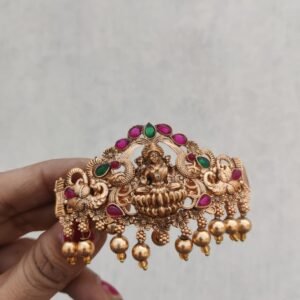 Lakshmi golden hairclip 3