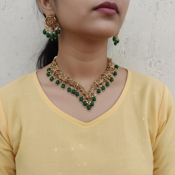 Necklace set green beads