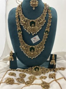 Heavy bridal set with golden beads