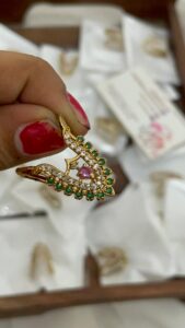 V shape ring muhrattam