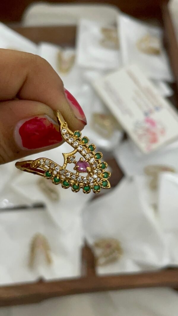 V shape ring muhrattam