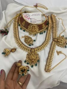 Temple choker with belt semi bridal set