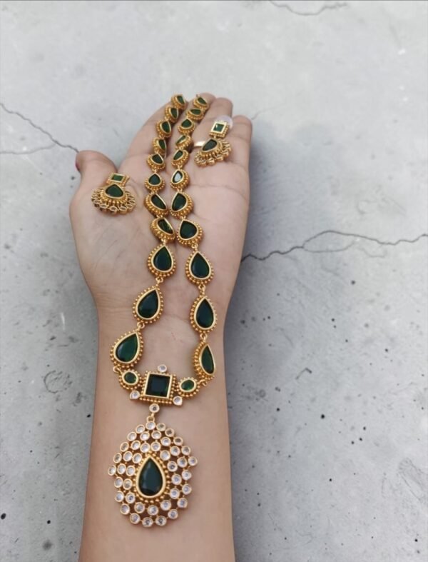 Long Victorian Harram set with stud