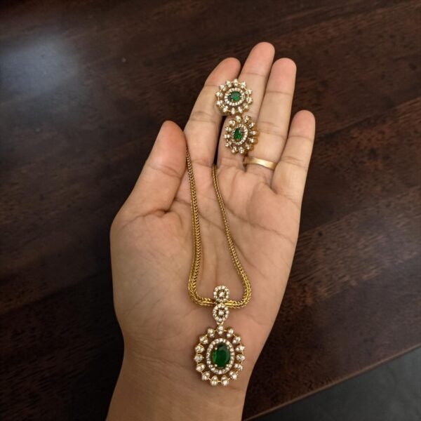 Green necklace set