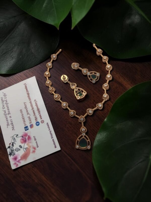 Green necklace set heart model