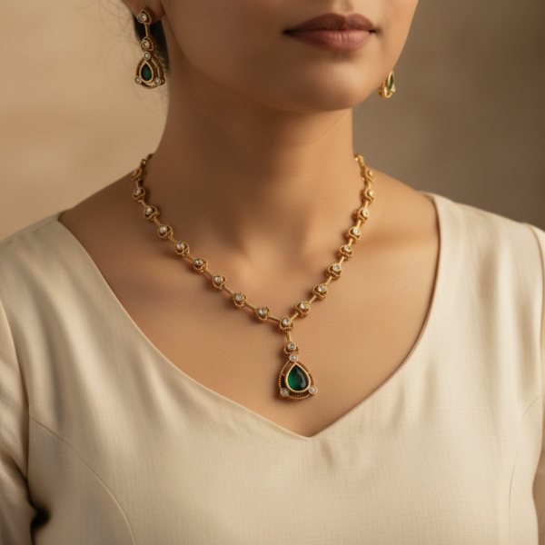 Green necklace set heart model
