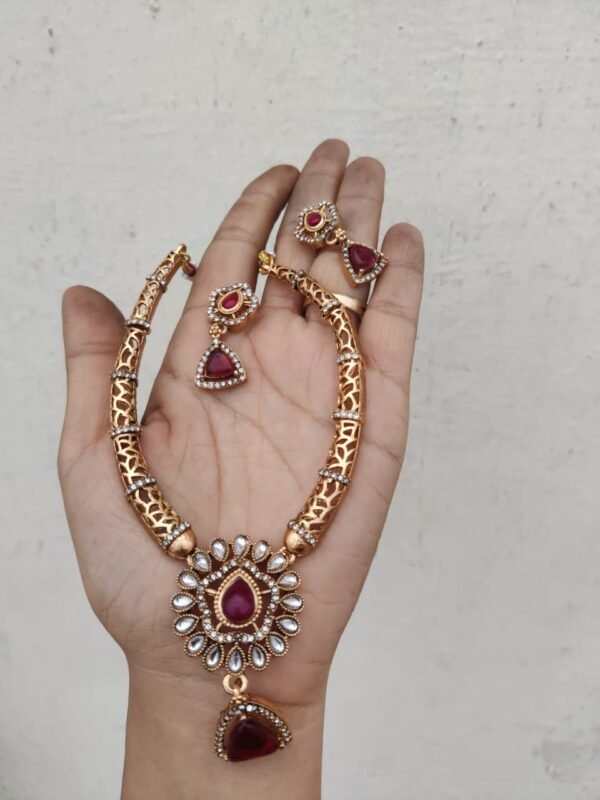 Pink necklace set