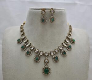 Green Victorian necklace set