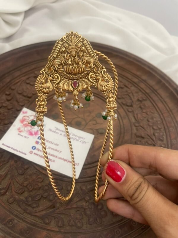 Hand Vanki with green beads