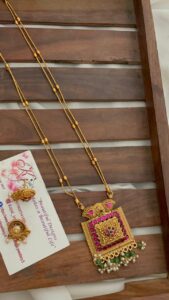 Square enamel model pendant chain set