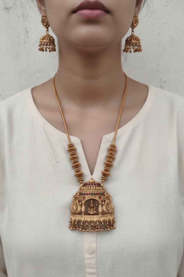 Lakshmi chain set