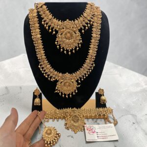 Non idol semi bridal set