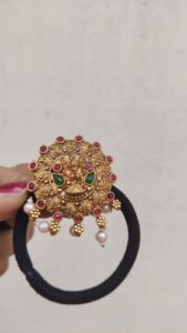 Hair bands round with lakshmi