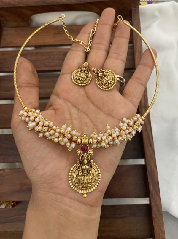 Pearl gutta pusulu model lakshmi