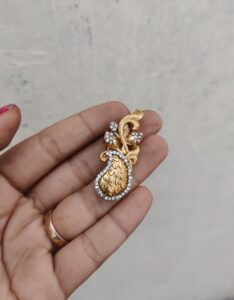 Saree pin
