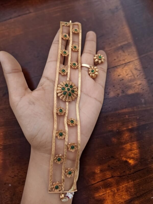Green high flower kemp choker 2