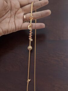 Peacock spiral chain