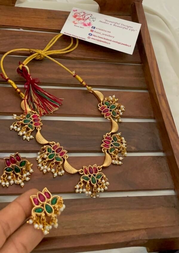 Lotus kemp necklace
